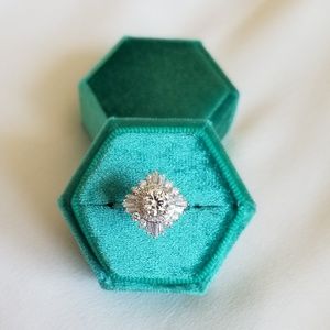 Emerald Green Velvet Ring Box, Hexagon